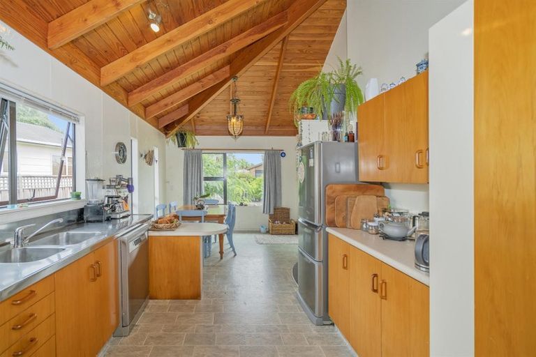 Photo of property in 86 Catherine Crescent, Whitianga, 3510