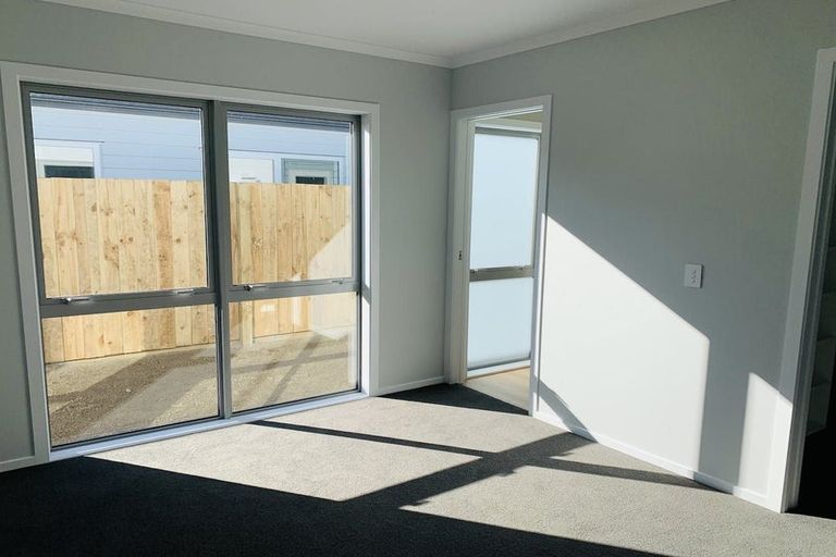 Photo of property in 28 Koru Loop, Paraparaumu, 5032