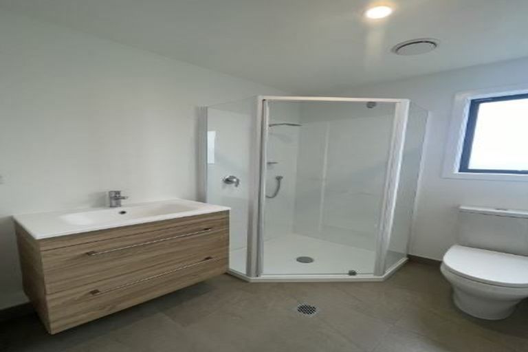 Photo of property in 15/12 Tawa Road, Te Atatu Peninsula, Auckland, 0610