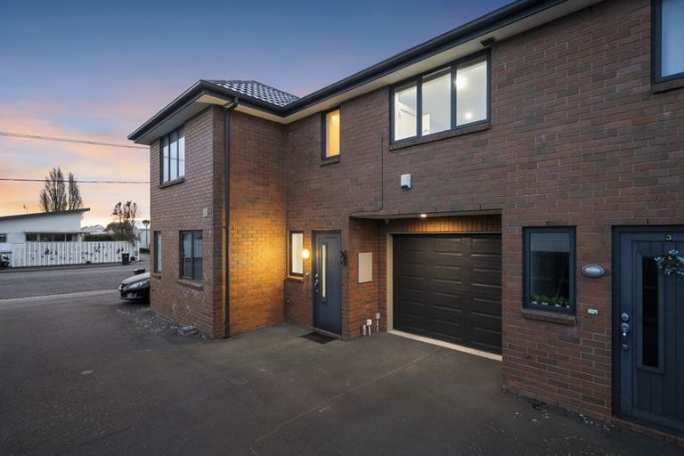Photo of property in 2/82 Packe Street, Edgeware, Christchurch, 8013