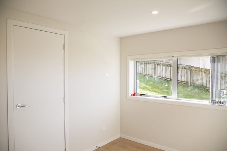 Photo of property in 93 Chelsea View Drive, Chatswood, Auckland, 0626