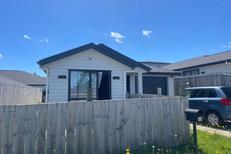 Photo of property in 72 Accolage Boulevard, Kumeu, 0810