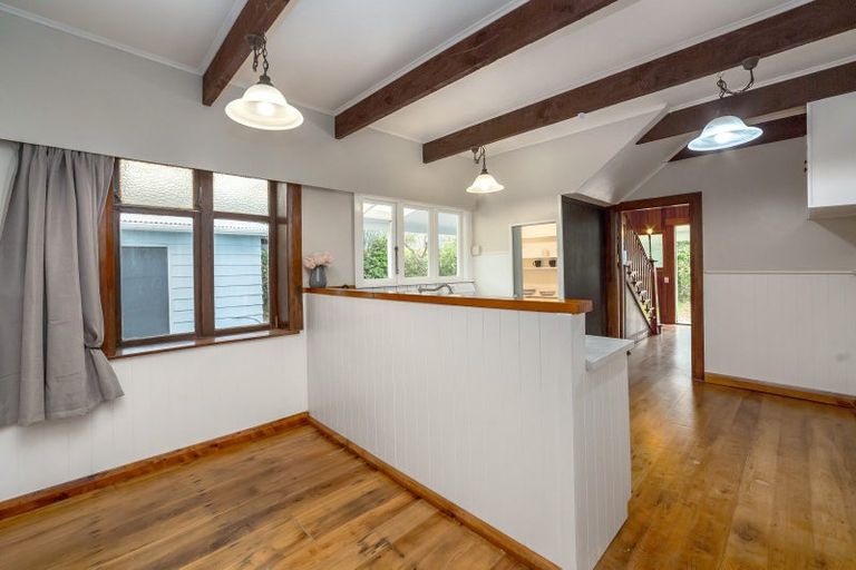 Photo of property in 98 Brandon Street, Featherston, 5710