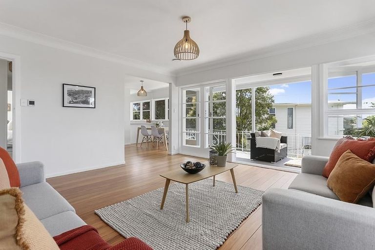 Photo of property in 5 Braebank Lane, Te Atatu South, Auckland, 0610