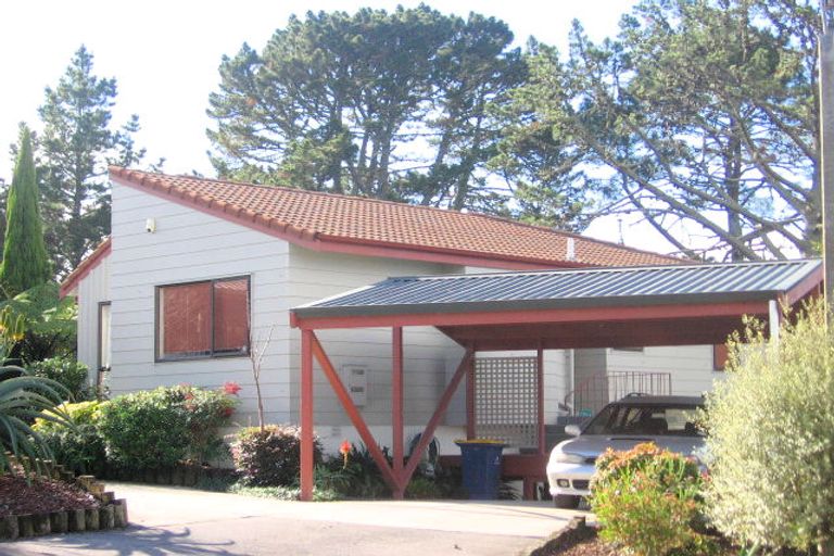 Photo of property in 68 Anich Road, Massey, Auckland, 0614