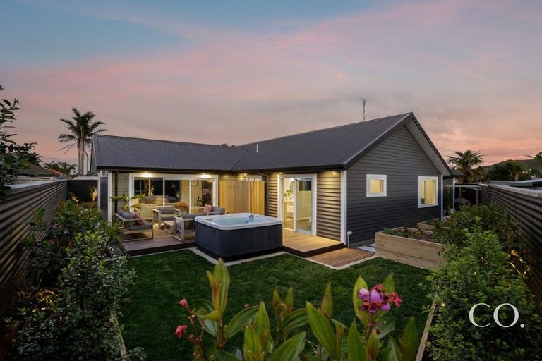 Photo of property in 28 Araroa Place, Papamoa Beach, Papamoa, 3118
