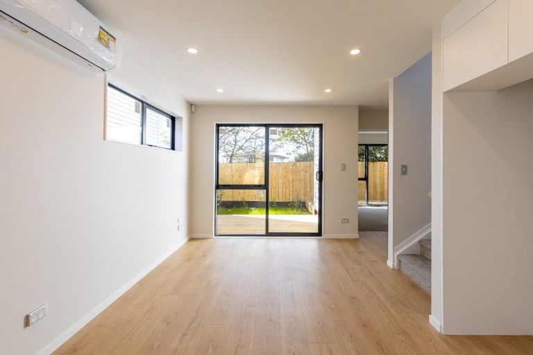 Photo of property in 6d Kaweka Street, New Lynn, Auckland, 0600