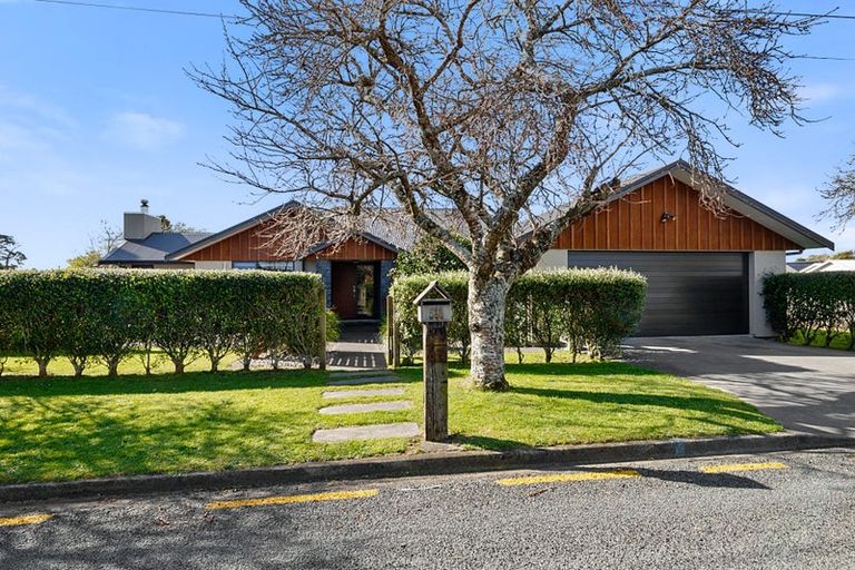 Photo of property in 533 Manutahi Road, Lepperton, New Plymouth, 4373