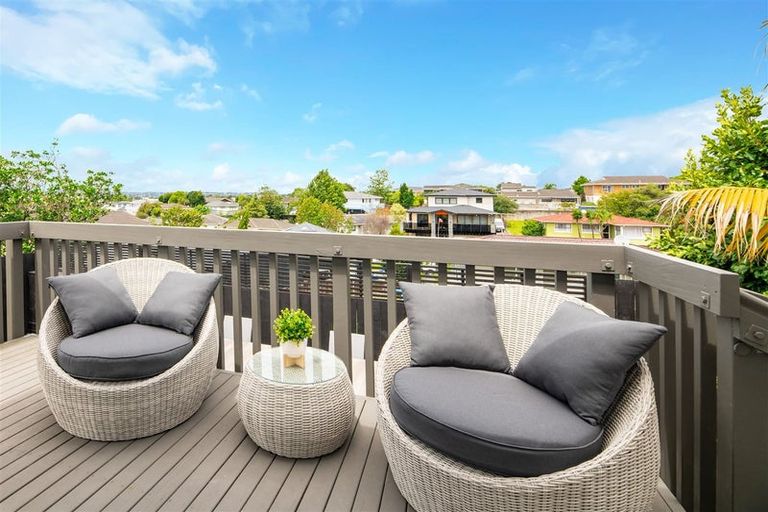 Photo of property in 13a Jenelin Road, Glendene, Auckland, 0602