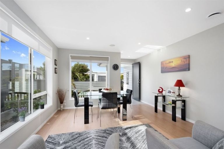 Photo of property in 73 Coast Boulevard, Papamoa Beach, Papamoa, 3118