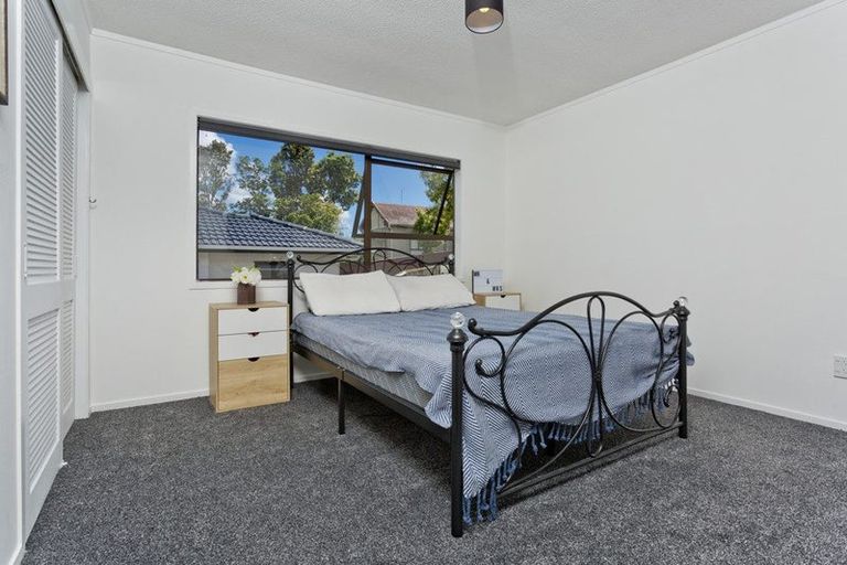Photo of property in 2/38 Birkdale Road, Birkdale, Auckland, 0626