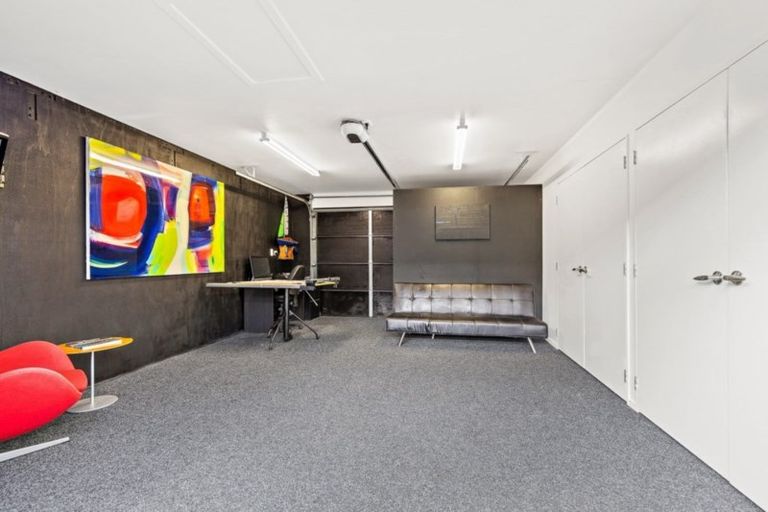 Photo of property in 15 Te Mana Street, Omaha, 0986