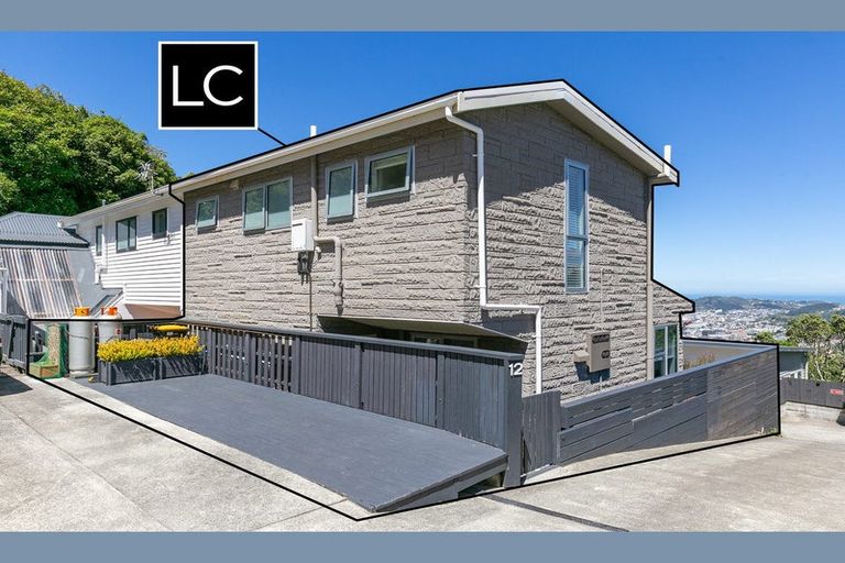 Photo of property in 12 Middlesex Place, Northland, Wellington, 6012