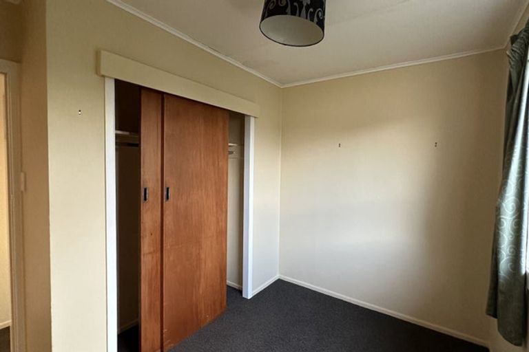 Photo of property in 9 Omega Street, Newlands, Wellington, 6037