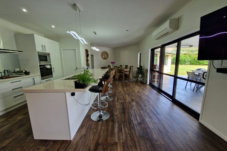 Photo of property in 15 Opal Avenue, Timberlea, Upper Hutt, 5018