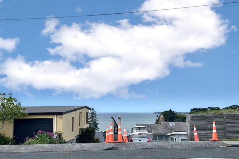 Photo of property in 35a Wade River Road, Stanmore Bay, Whangaparaoa, 0932