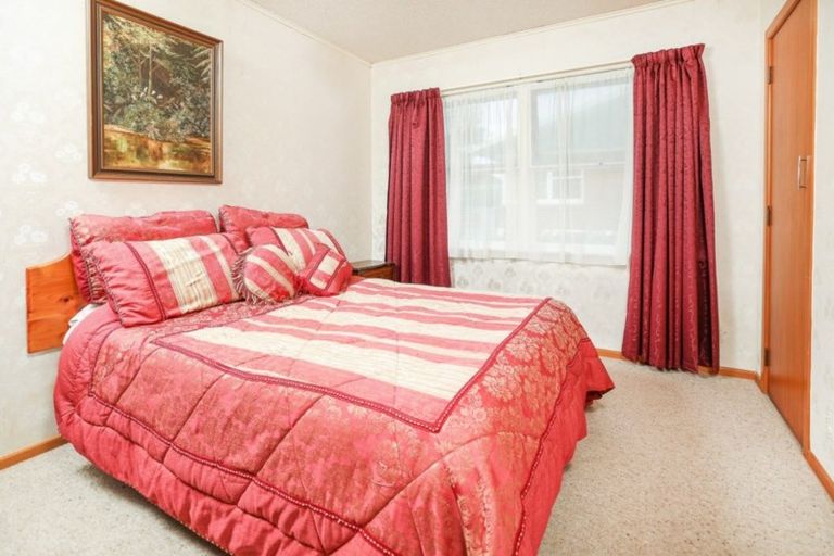 Photo of property in 30 Garden Heights Avenue, Glenview, Hamilton, 3206