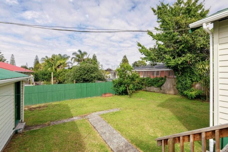Photo of property in 22 Rimu Street, New Lynn, Auckland, 0600