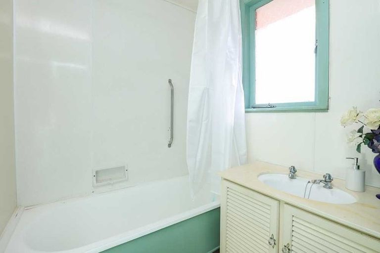 Photo of property in 30 Helena Road, Hillcrest, Hamilton, 3216