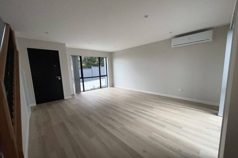 Photo of property in 55c Potter Avenue, Northcote, Auckland, 0627