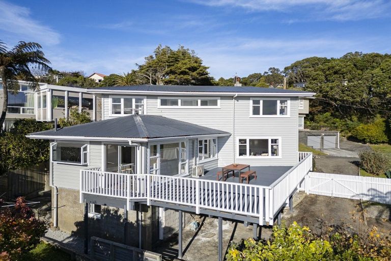Photo of property in 3 Grenfell Drive, Karori, Wellington, 6012