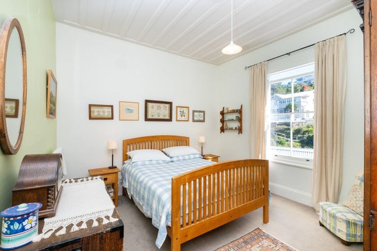 Photo of property in 1 Seaview Terrace, Bluff Hill, Napier, 4110