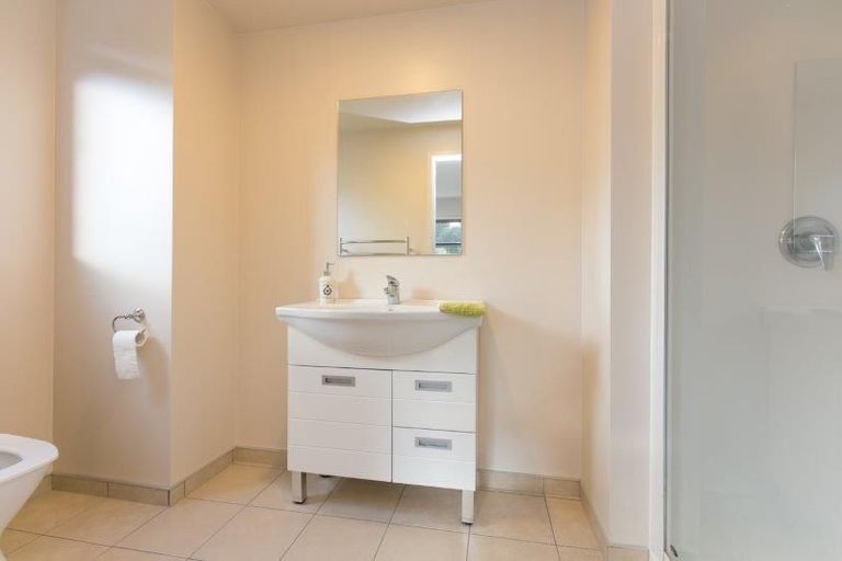 Photo of property in 2b Coates Street, Tawa, Wellington, 5028