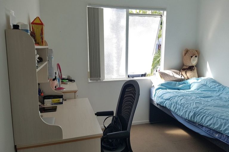 Photo of property in 2/276 East Coast Road, Milford, Auckland, 0620