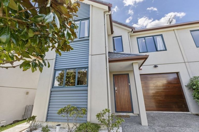 Photo of property in 3 Candlestick Place, Oteha, Auckland, 0632