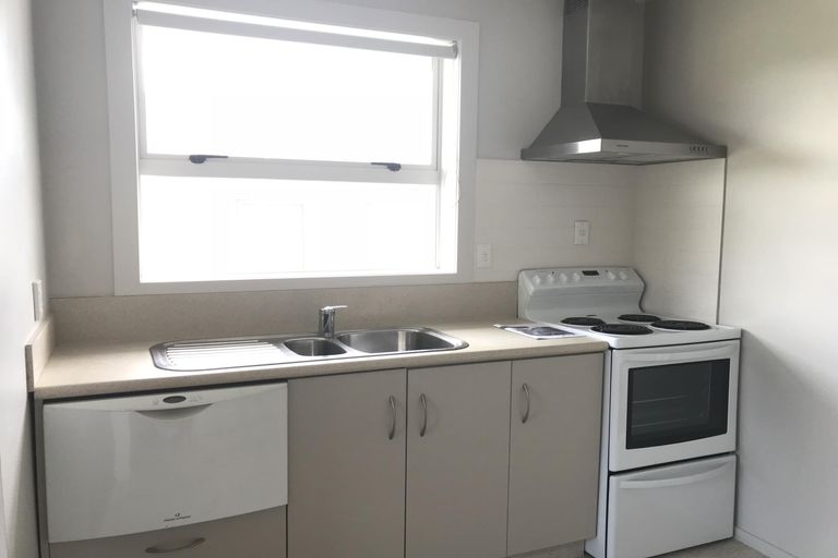 Photo of property in 14 Pulham Crescent, Queenwood, Hamilton, 3210