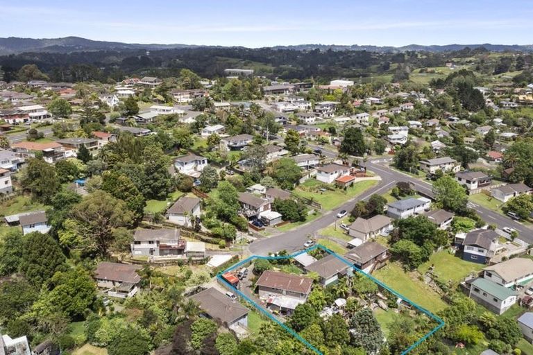 Photo of property in 8 Kilcar Place, Massey, Auckland, 0614