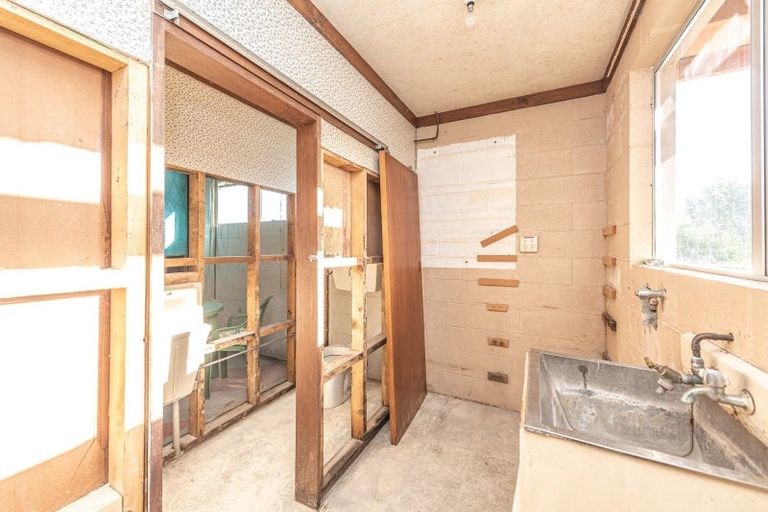 Photo of property in 75 Parkes Avenue, Saint Johns Hill, Whanganui, 4501