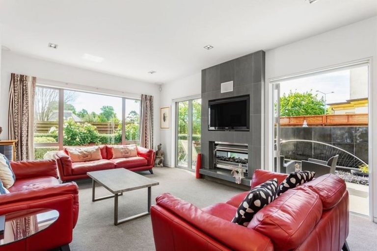 Photo of property in 35a Fendalton Road, Fendalton, Christchurch, 8014