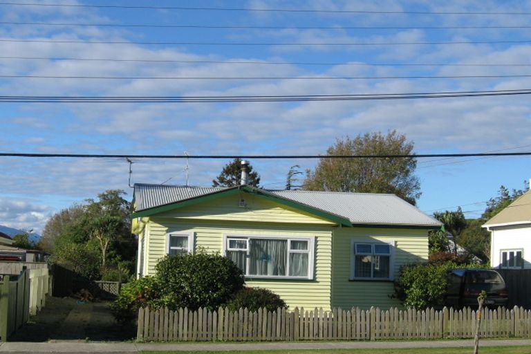 Photo of property in 5 Field Street, Silverstream, Upper Hutt, 5019