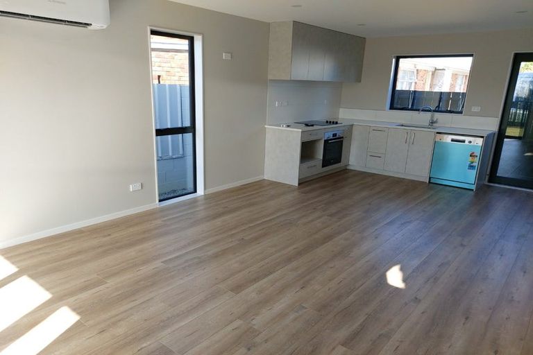 Photo of property in 1/30 West Coast Road, Glen Eden, Auckland, 0602