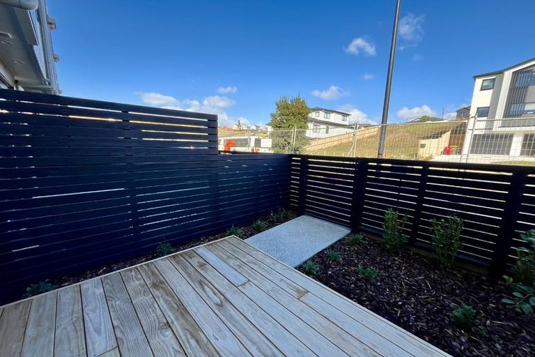 Photo of property in 12/21 Makomako Drive, Orewa, 0931