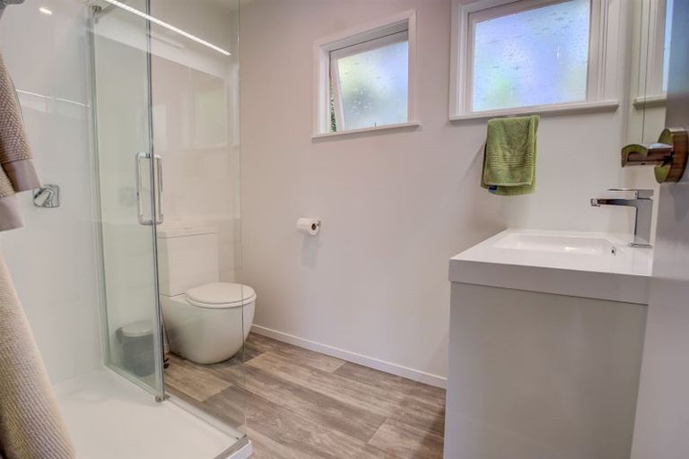 Photo of property in 1/43 Stanley Road, Glenfield, Auckland, 0629