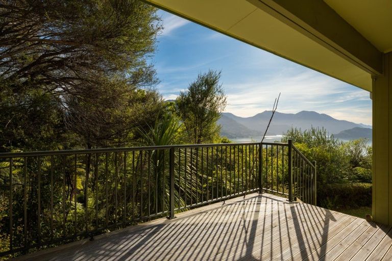 Photo of property in 461 Kenepuru Road, Moetapu Bay, Picton, 7282