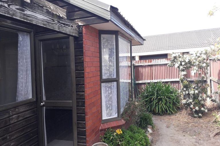 Photo of property in 65 Division Street, Riccarton, Christchurch, 8041