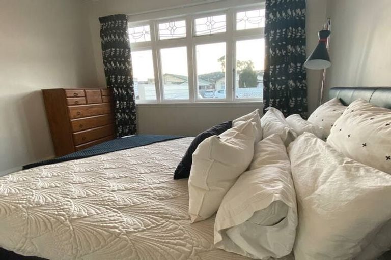 Photo of property in 10 Plunket Avenue, Petone, Lower Hutt, 5012