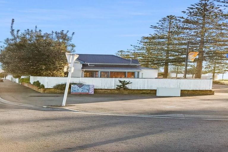 Photo of property in 531 Marine Parade, Napier South, Napier, 4110