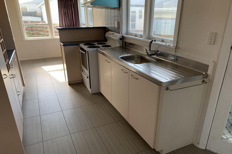 Photo of property in 70 Angelo Avenue, Howick, Auckland, 2014