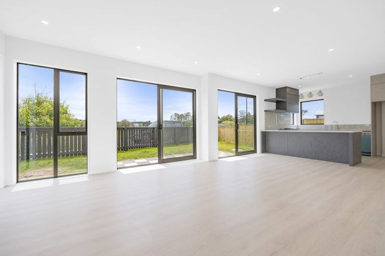 Photo of property in 18 Zadar Street, Kumeu, 0810