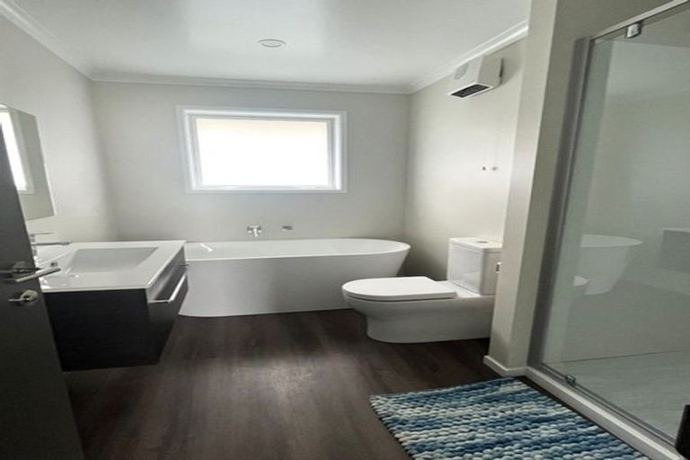 Photo of property in 6a Macrocarpa Lane, Carterton, 5713