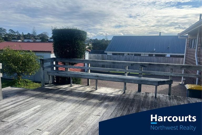 Photo of property in 12 Posa Avenue, Henderson, Auckland, 0612