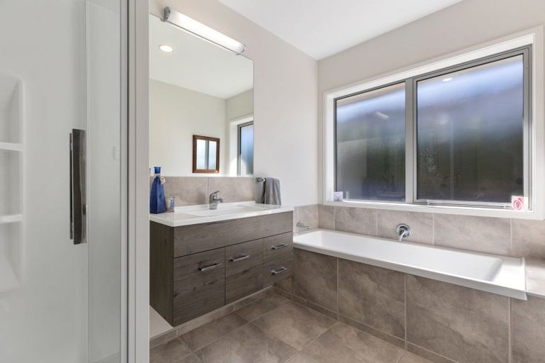 Photo of property in 1 Penetaka Heights, Pyes Pa, Tauranga, 3112