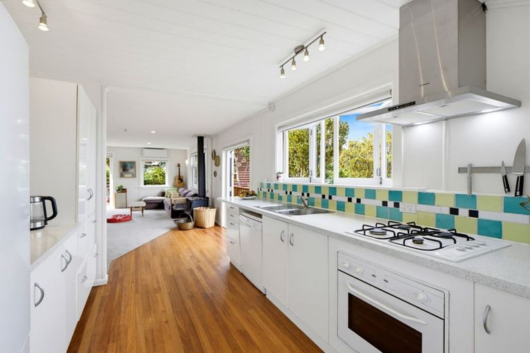 Photo of property in 10 Cornwall Road, Lyttelton, 8082