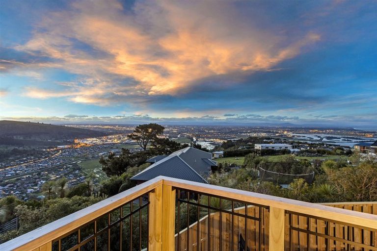 Photo of property in 15 Parkridge Place, Mount Pleasant, Christchurch, 8081