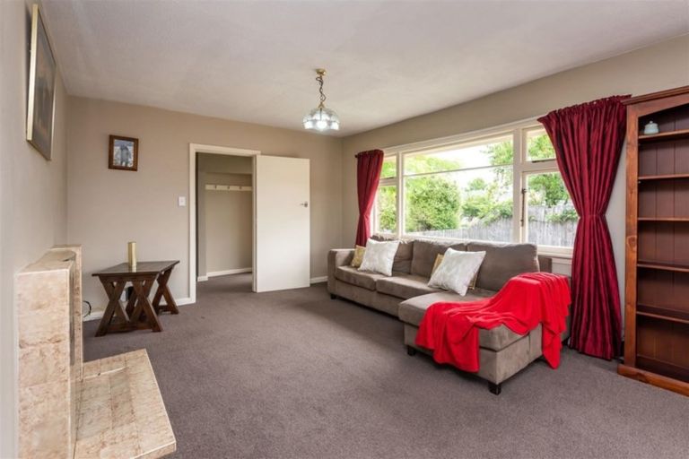 Photo of property in 8 Merton Place, Bryndwr, Christchurch, 8053