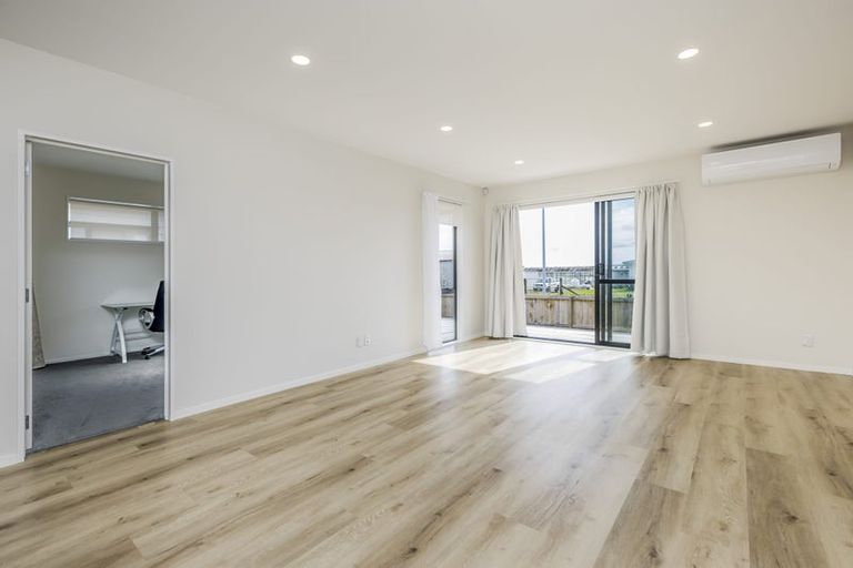 Photo of property in 9 Tuuhura Road, Pukekohe, 2120